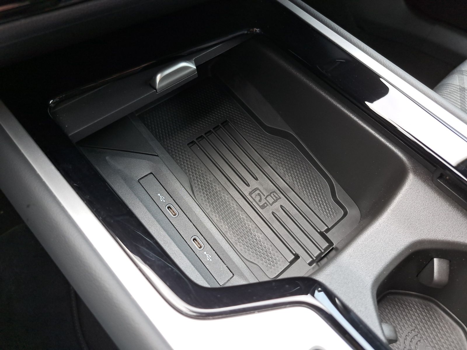 Volkswagen Passat Var. R-Line 1.5 eHybrid DSG AHK PANO 3,99
