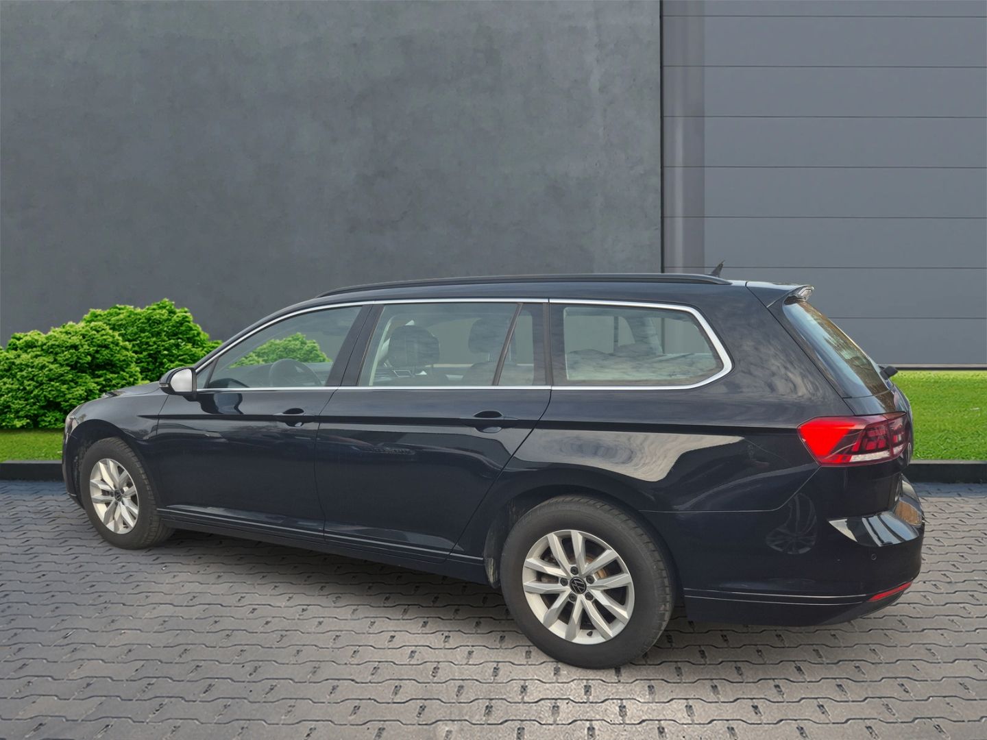 Volkswagen Passat Variant Business 2.0 TDI - Samsaru's Car Outlet
