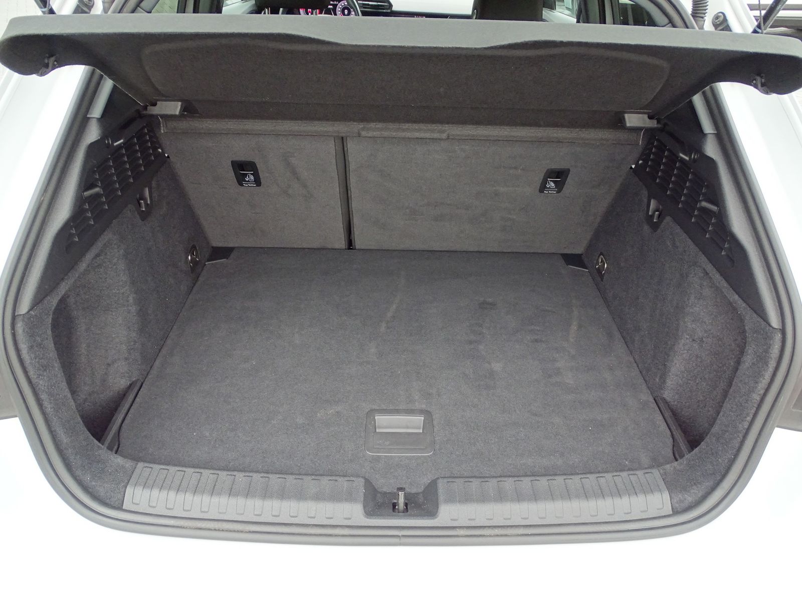 Audi A3 Sportback 35 2.0 TDI - Samsaru's Car Outlet