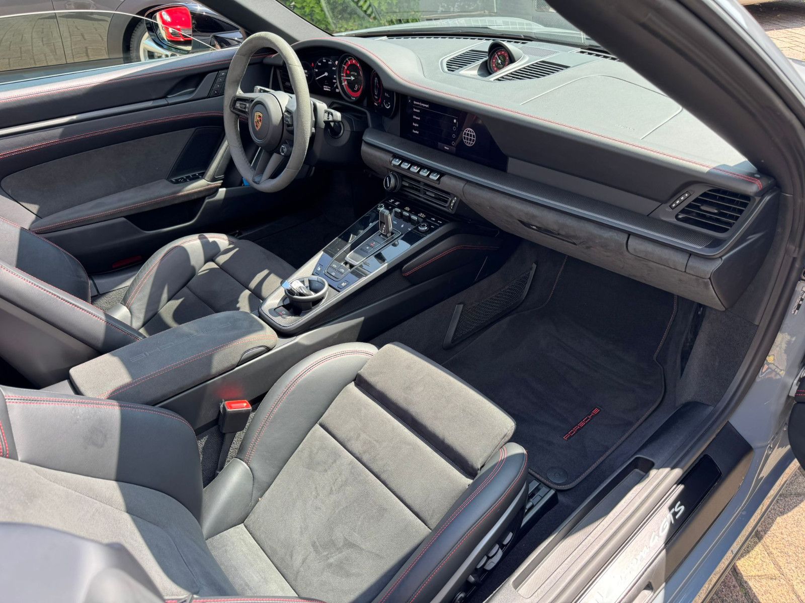 Porsche GTS; Cabrio; NP 208.000; Burmester uvm.