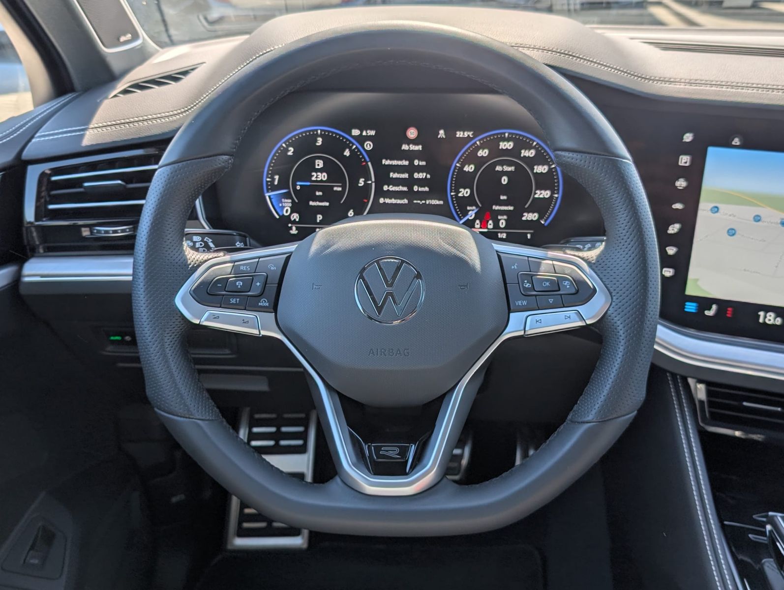 Volkswagen Touareg 3.0TDI 4M R-Line VOLL Black 22" UPE 114T