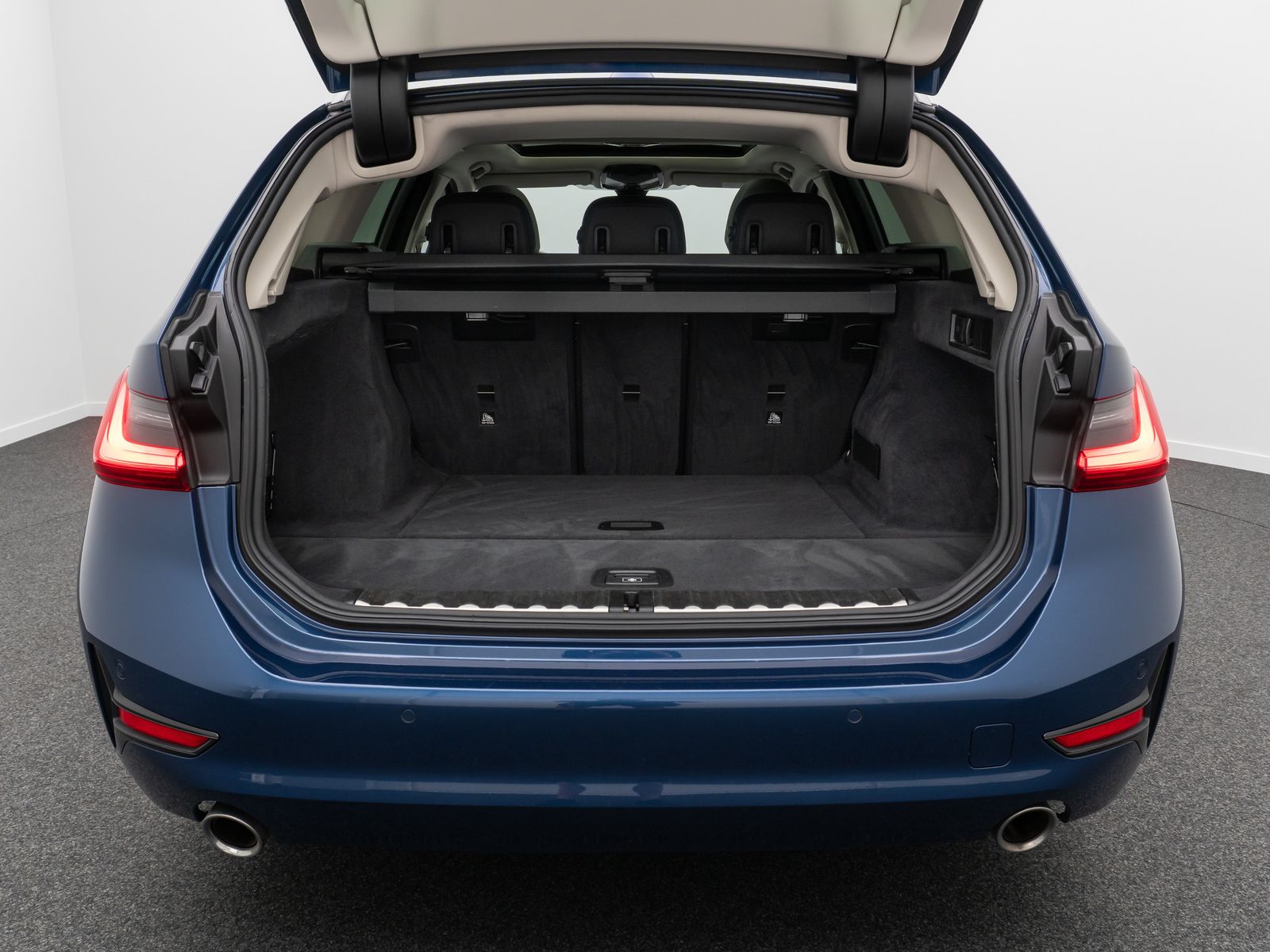 BMW 330i xD - Samsaru's Car Outlet