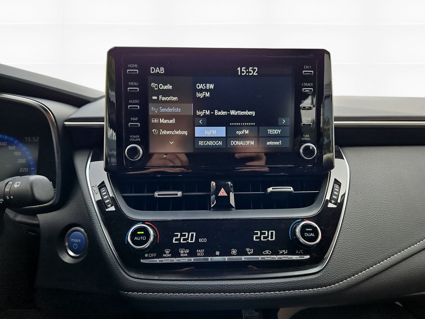 Toyota Corolla Touring Sports 1.8 Hybrid Club - Samsaru's Car Outlet