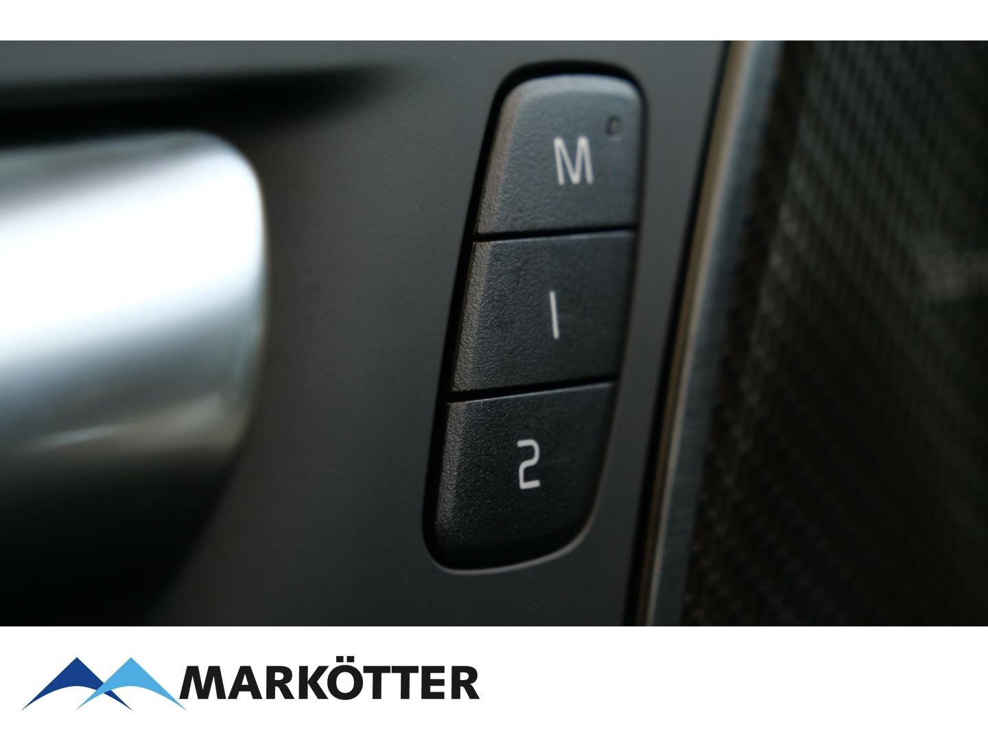 Volvo XC60 Plus Black Edition Plug-In Hybrid AWD T6 - Samsaru's Car Outlet