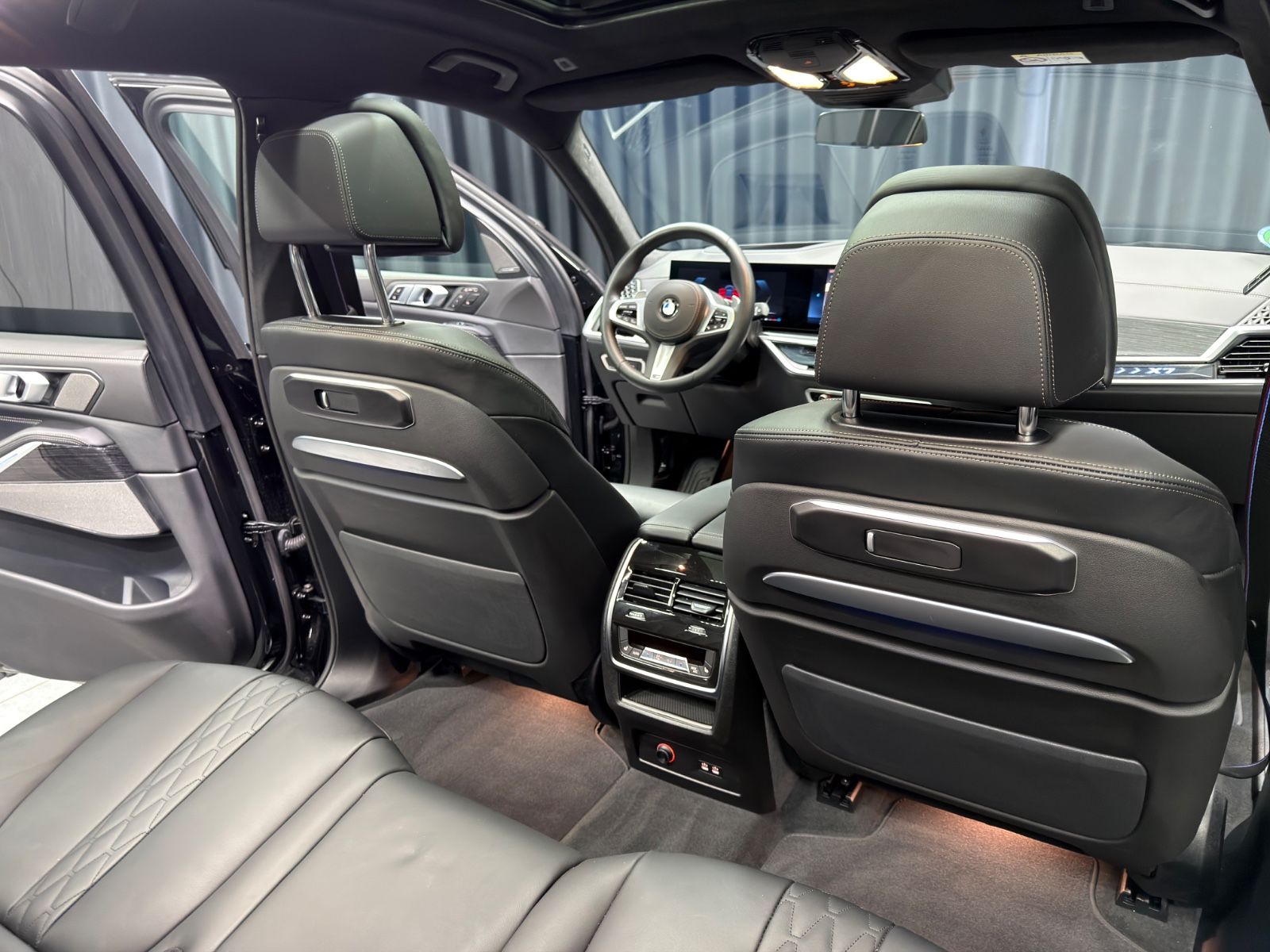 BMW X7 xDrive 40d M SPORT PRO|LUFT|PANO|7-SITZER|AHK