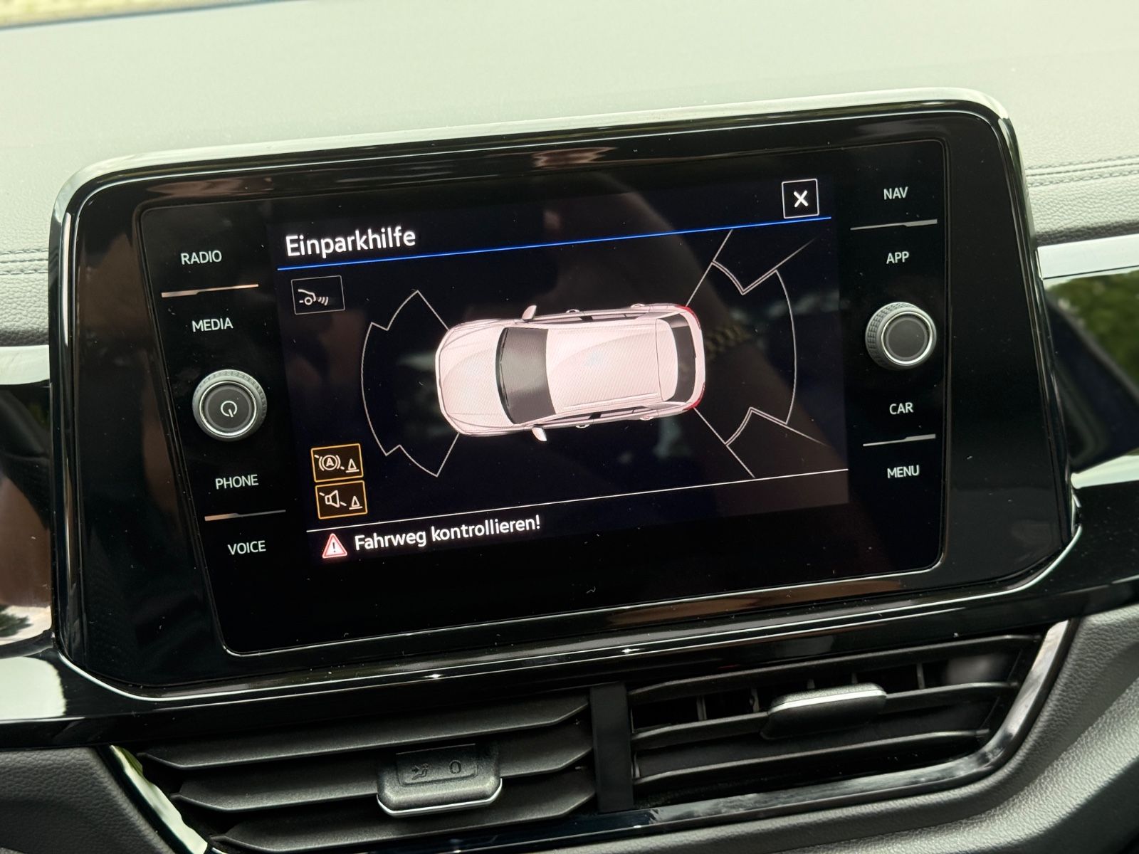 Volkswagen T-Roc TDI R-Line - Samsaru's Car Outlet
