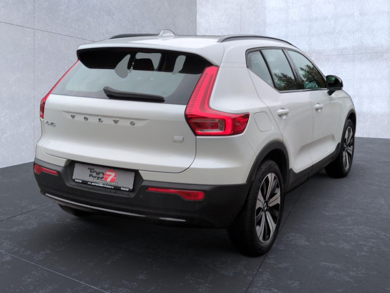Volvo XC40 T4 Recharge R-Design Plug-In Hybrid 2WD LED