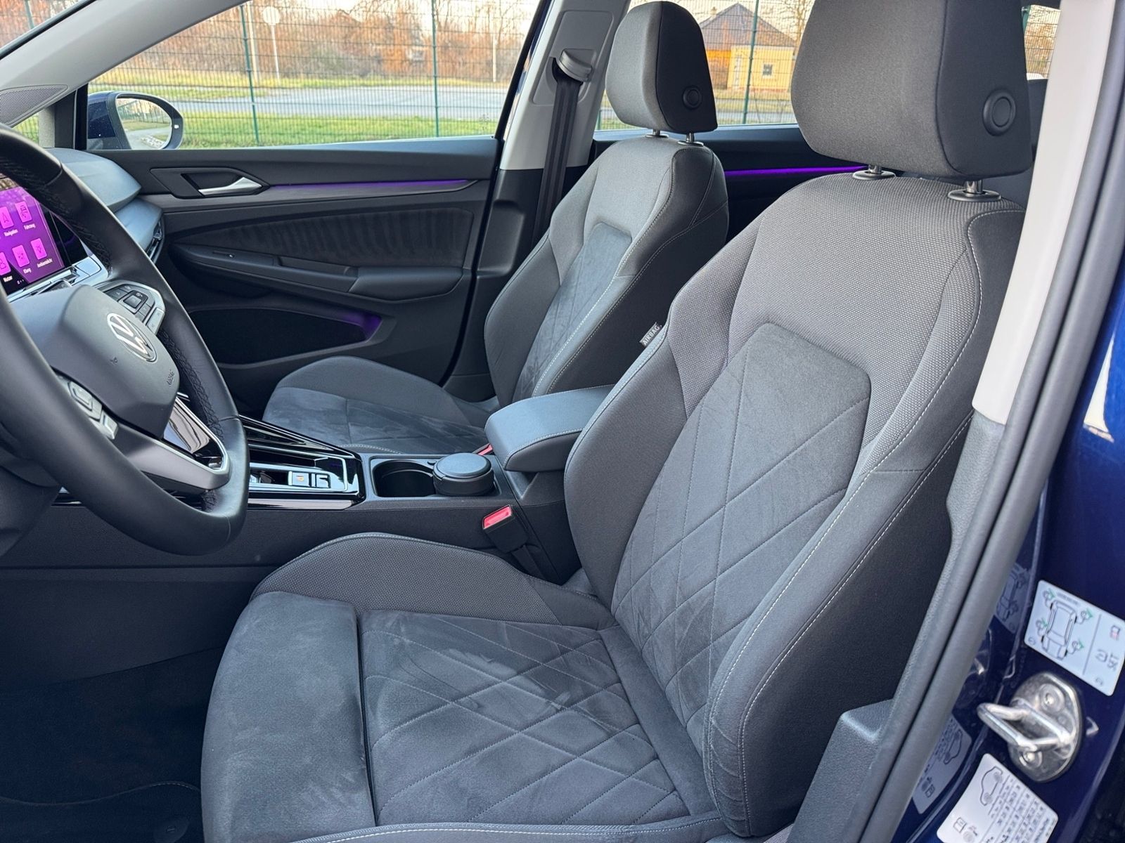 Volkswagen Golf VIII Variant 1.5 eTSI Style - Samsaru's Car Outlet