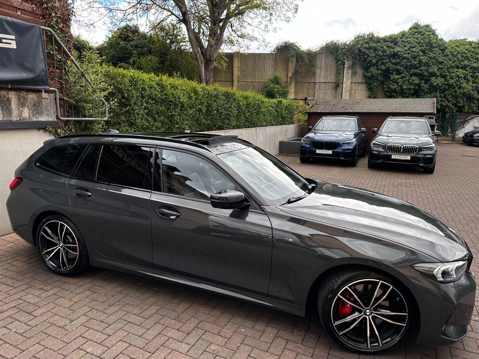 BMW 330d xDrive M Sport PANO*AHK*StandH*H&K*AdapLED