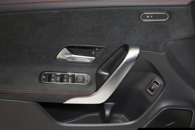 Mercedes-Benz CLA 250 4M Coupé AMG Line - Samsaru's Car Outlet