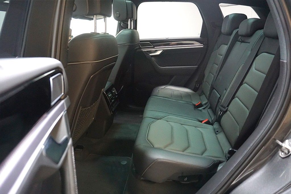 Volkswagen Touareg 3.0TDI Tiptr. 2xR-Line 4M Virtual VOLL