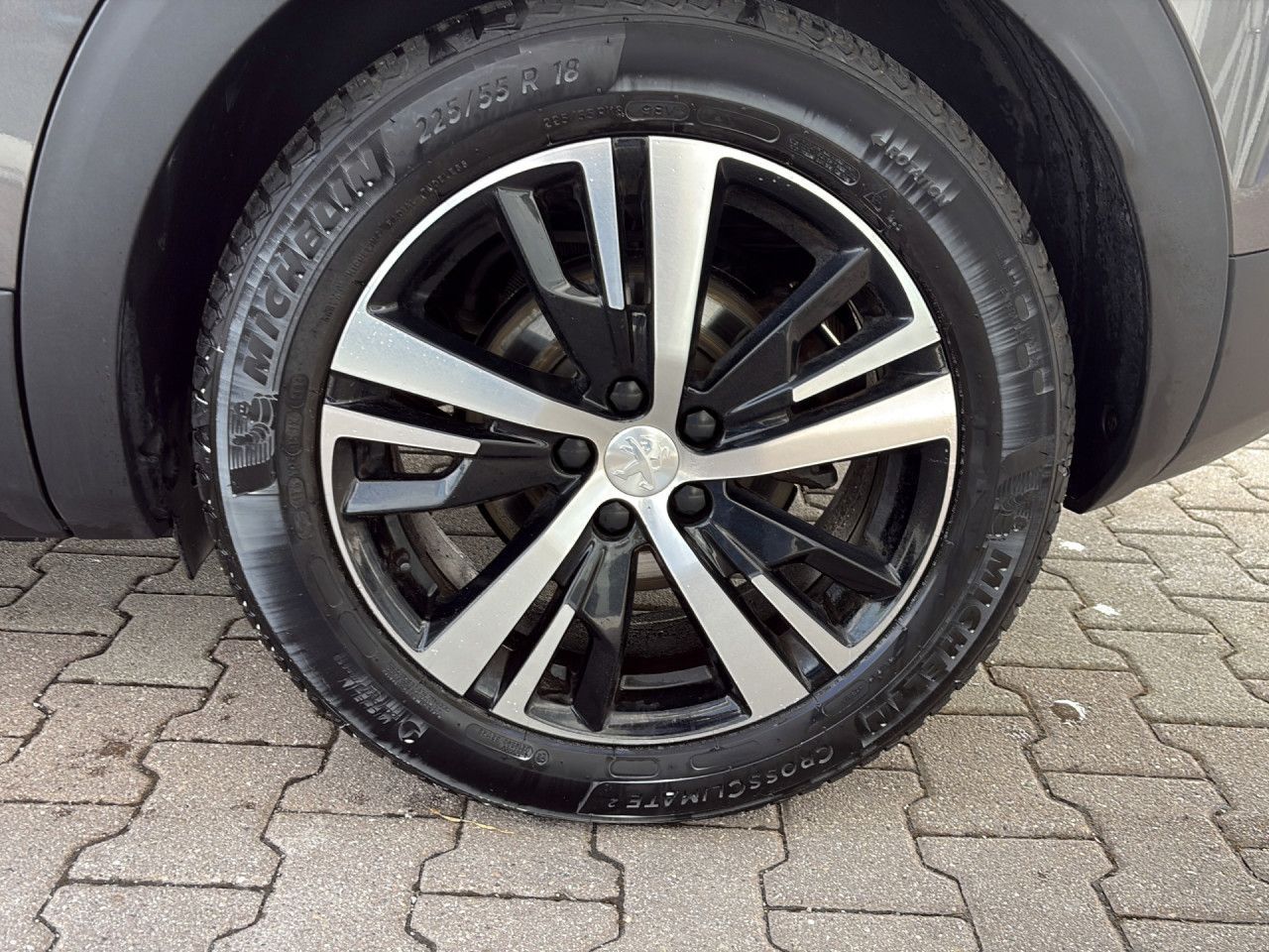 Peugeot 3008 Hybrid4 300 GT Kamera Focal Keyless AHK LED