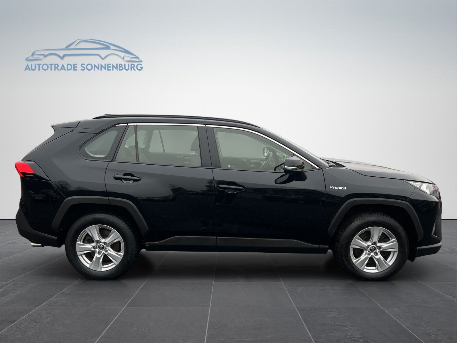 Toyota RAV 4 2.5 Hybrid 4x2 - Samsaru's Car Outlet