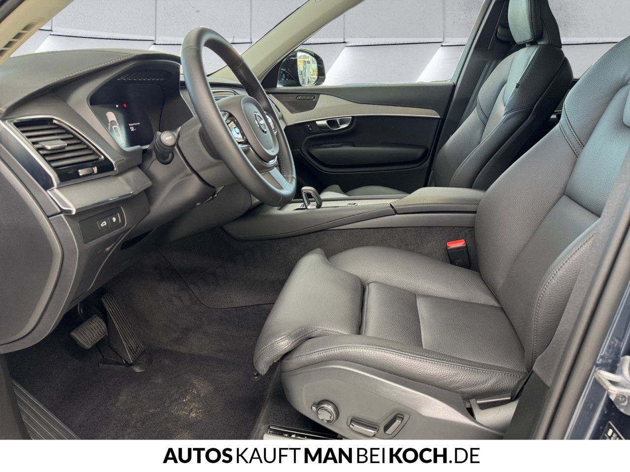 Volvo XC90 T8 Plug-In AWD Plus Dark - Samsaru's Car Outlet