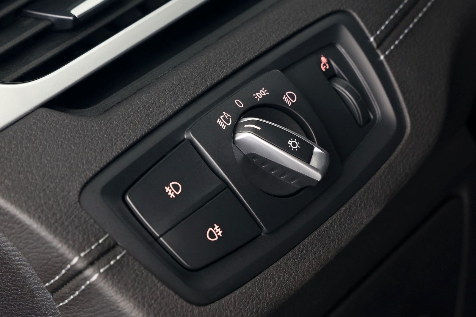 BMW X1 xDrive20d Sport Line - Samsaru's Car Outlet