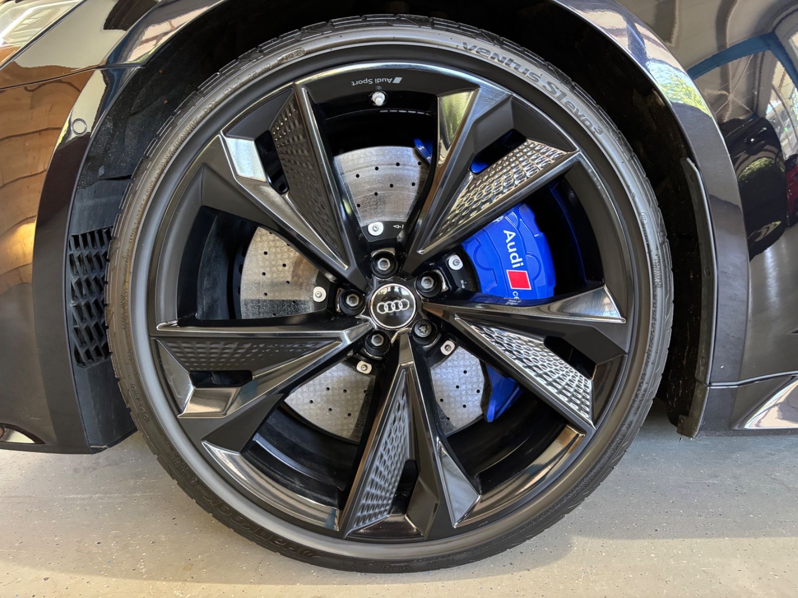 Audi RS6 Avant 4.0 TFSI quattro / Navi