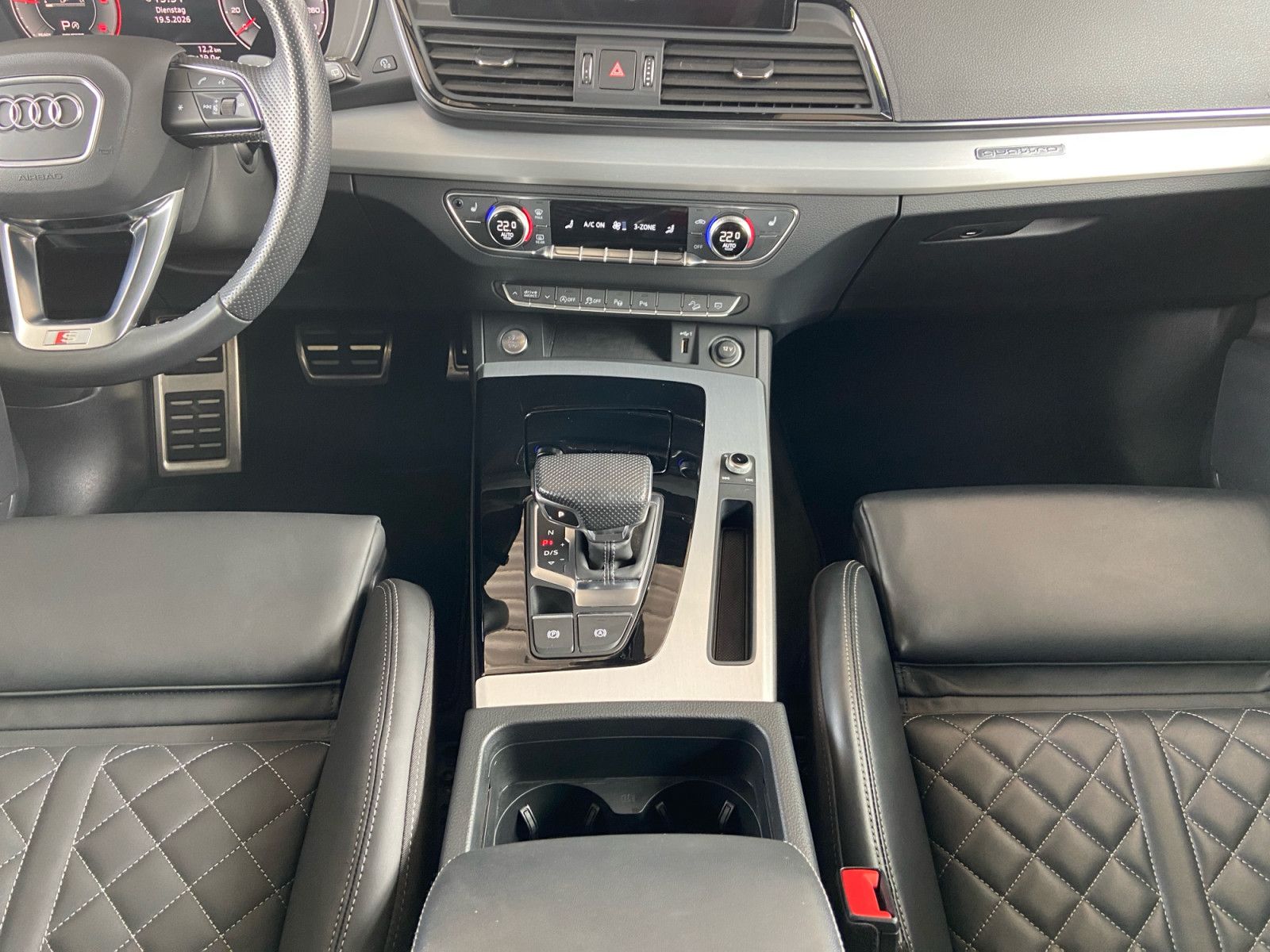 Audi Q5 40TDI quattro tip-trc S-Line Matrix Pano AHK