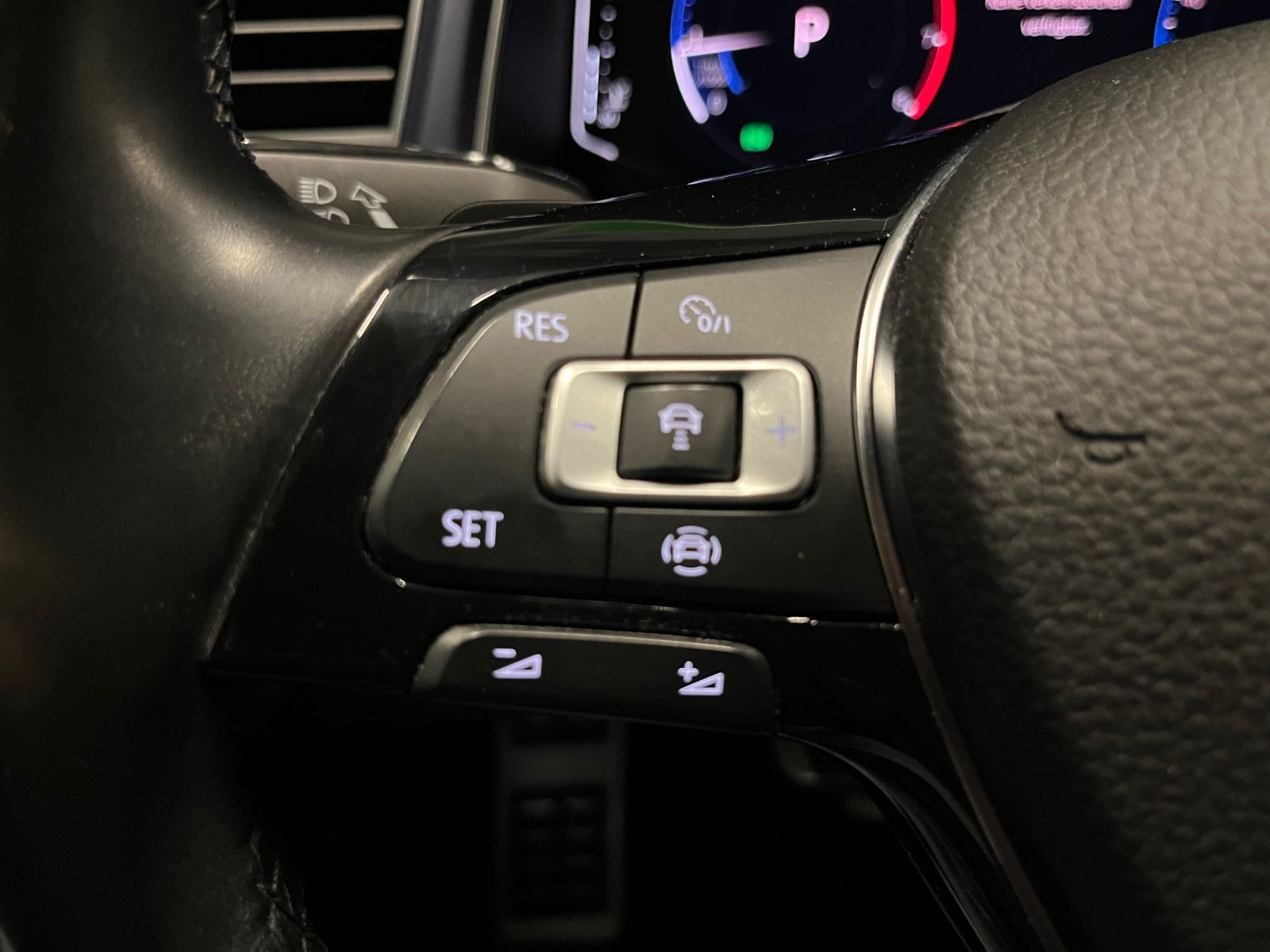 Volkswagen T-Roc 1.5 TSI DSG United - Samsaru's Car Outlet