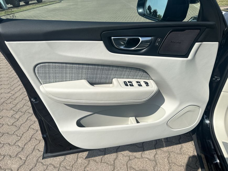 Volvo XC60 B5 B AWD Core GJR SiH AHK FIS WINTER