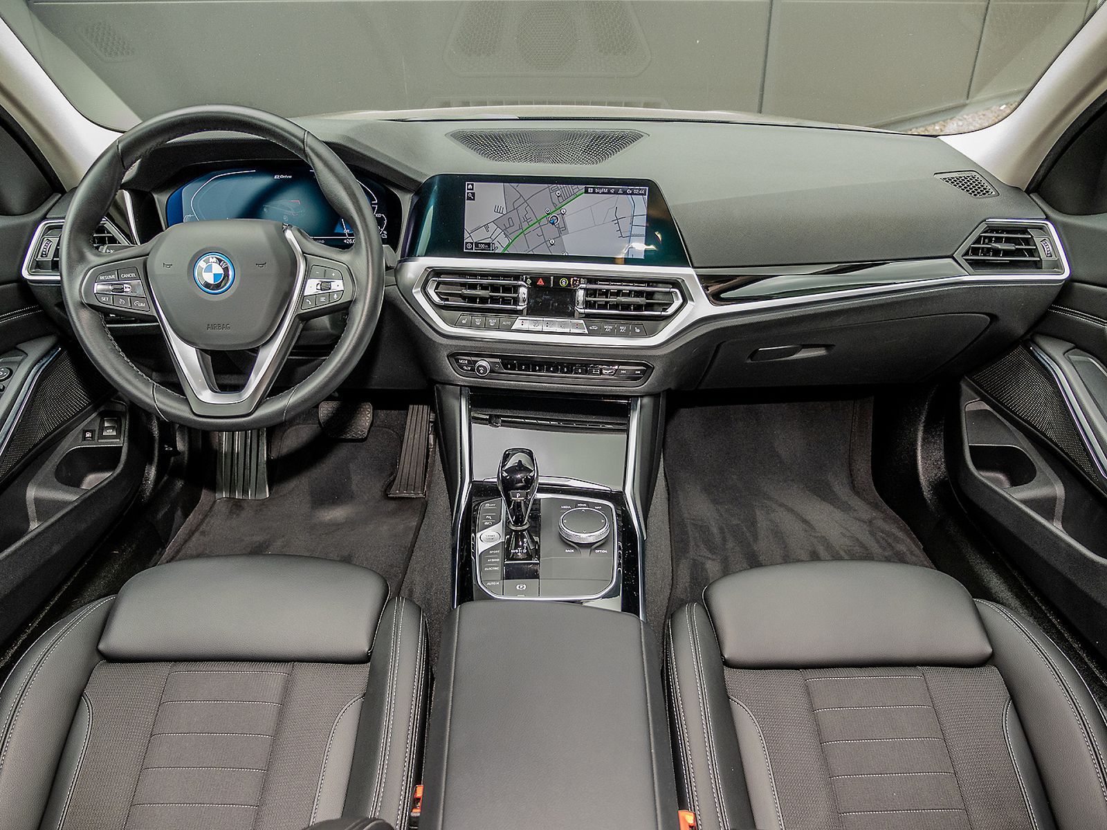 BMW 320eA Touring Sport Line - Samsaru's Car Outlet