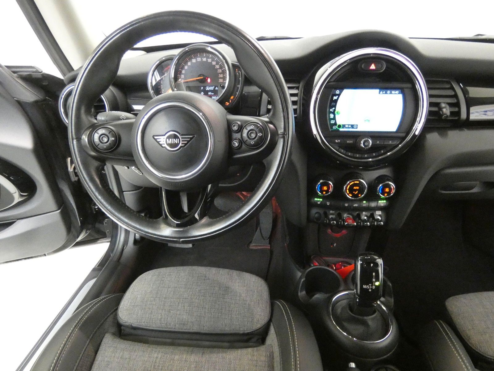 MINI Cooper Chili - Samsaru's Car Outlet