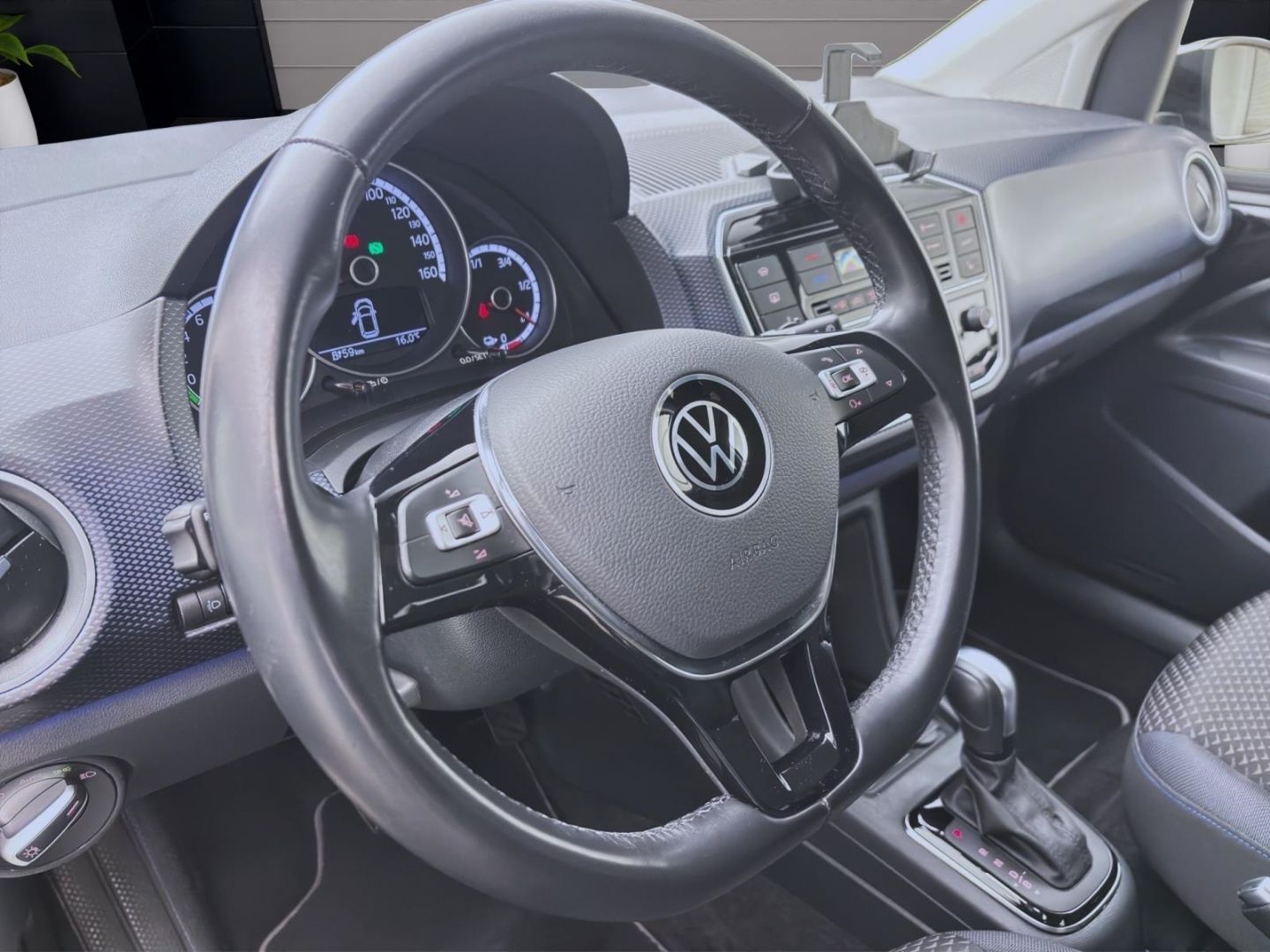 Volkswagen up e-up! - Samsaru's Car Outlet
