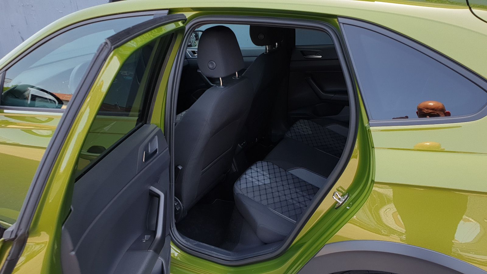 Volkswagen Taigo 1.5 TSI DSG R-Line - Samsaru's Car Outlet