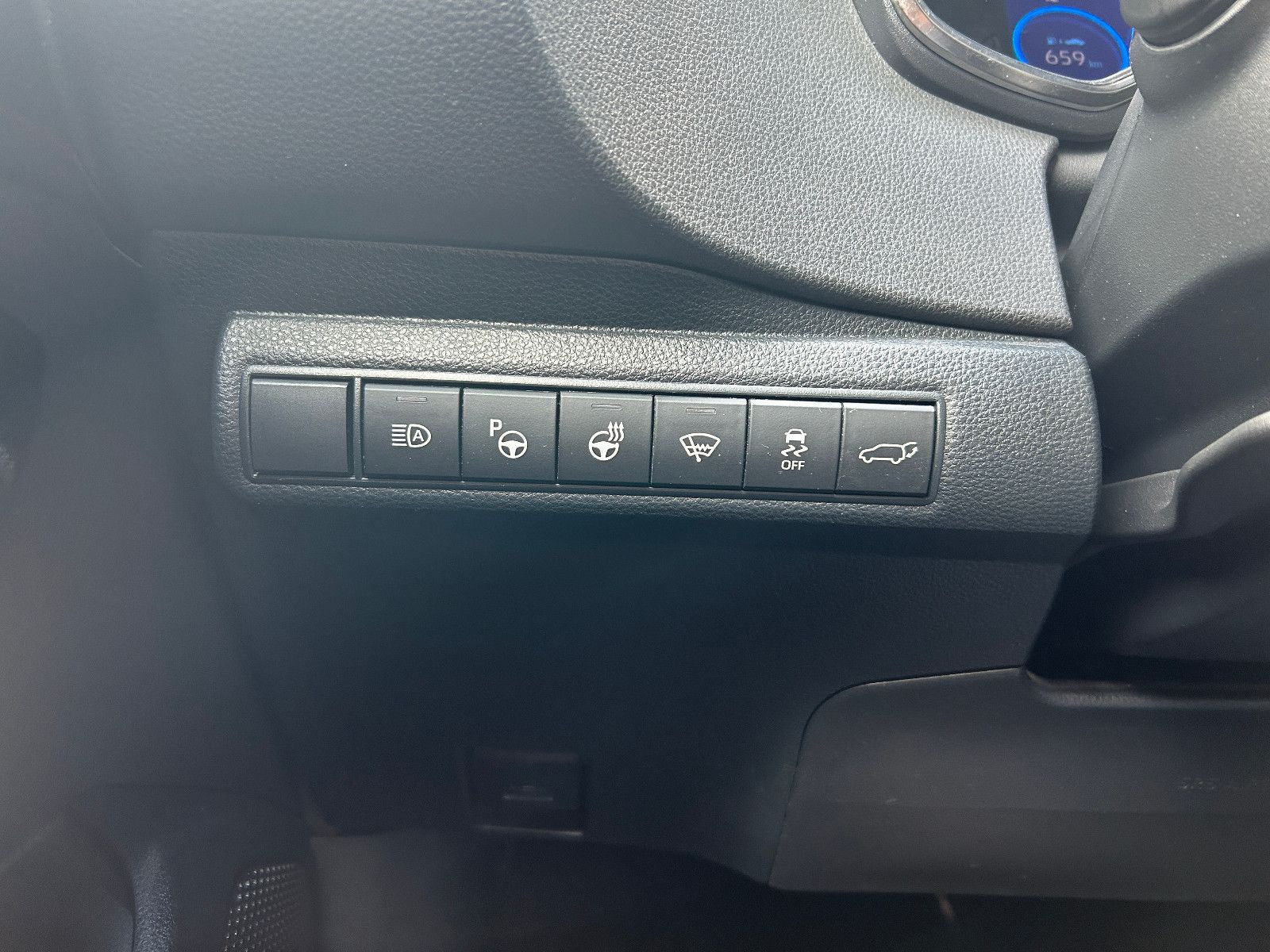 Toyota Corolla ST MHEV Lounge - Samsaru's Car Outlet