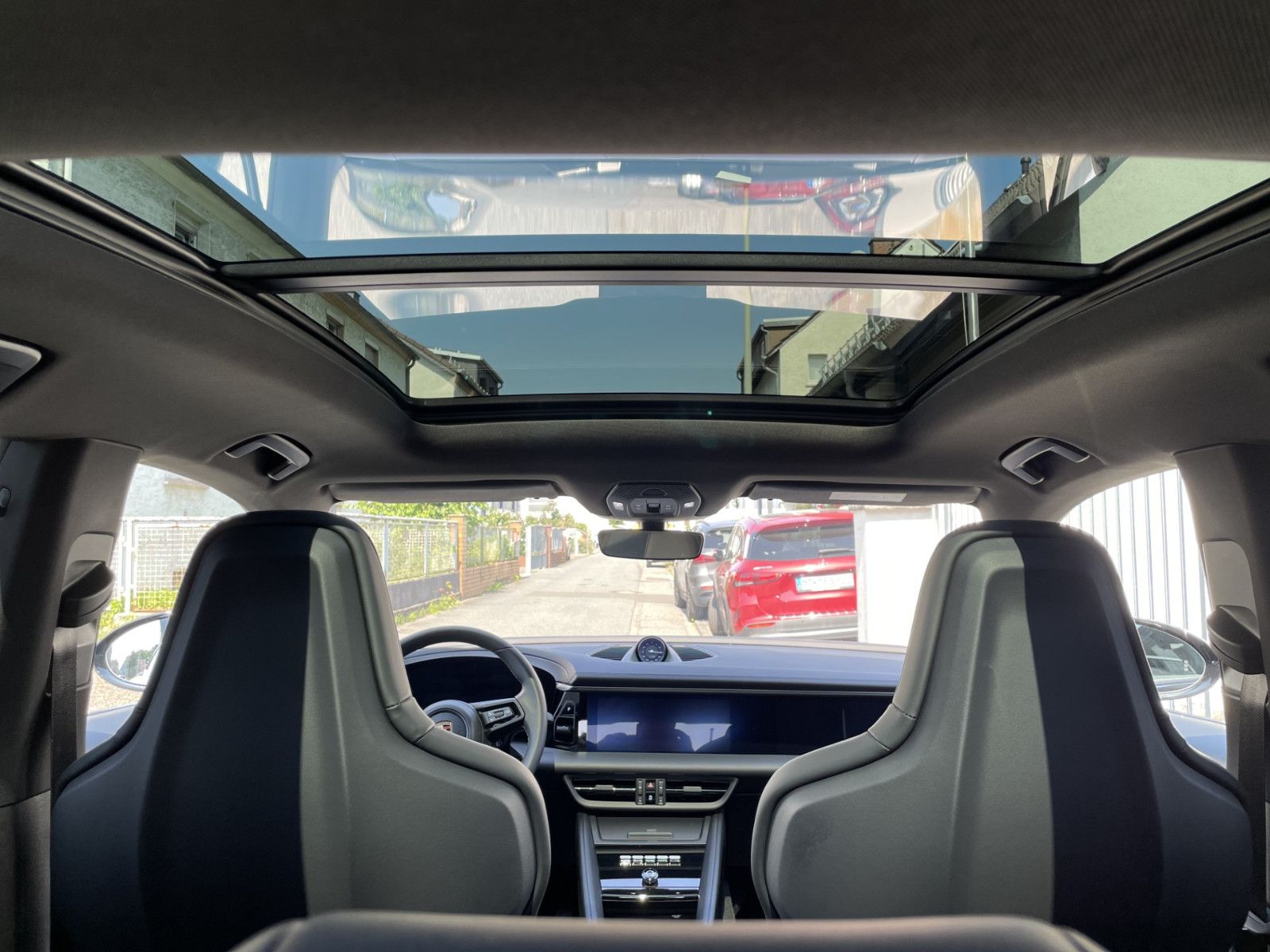 Porsche Macan 4 |ACC|22"|Pano|3.Disp|SportChro|PASM|360°