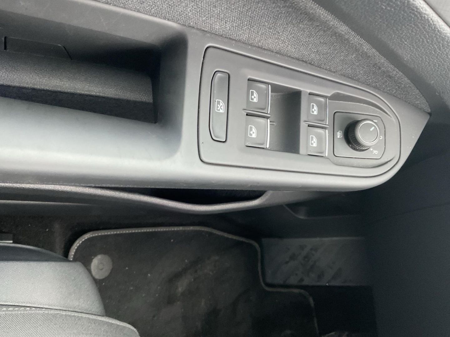 Volkswagen Golf Variant 8 VIII Life 1.0 TSI - Samsaru's Car Outlet