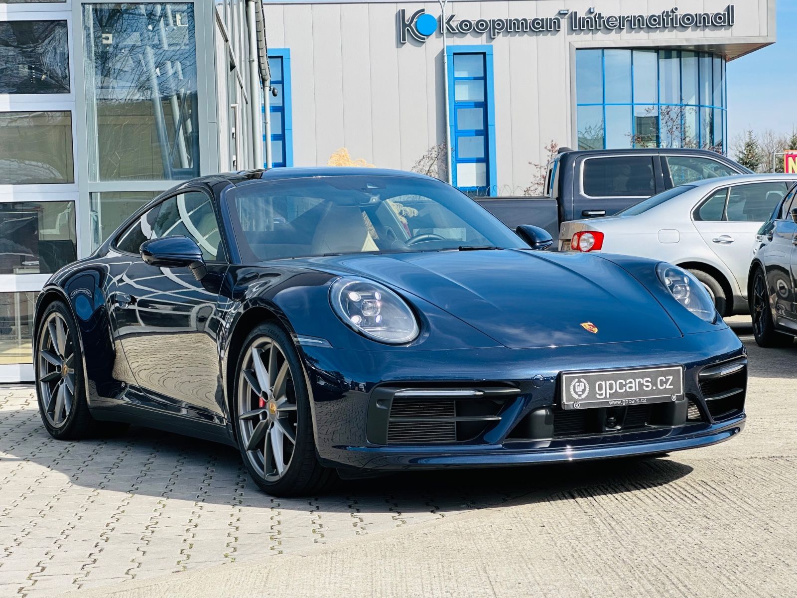 Porsche 911 Carrera 4S - Samsaru's Car Outlet