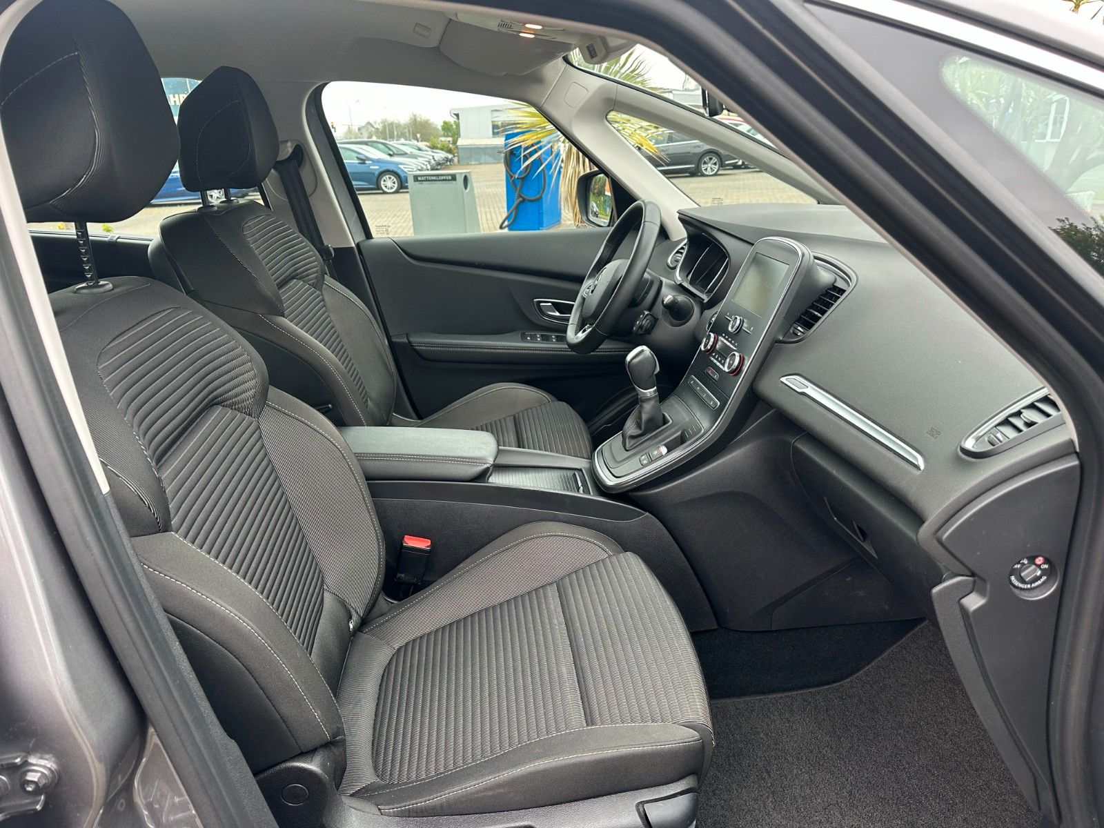 Renault Scenic IV Grand Business Edition - Samsaru's Car Outlet