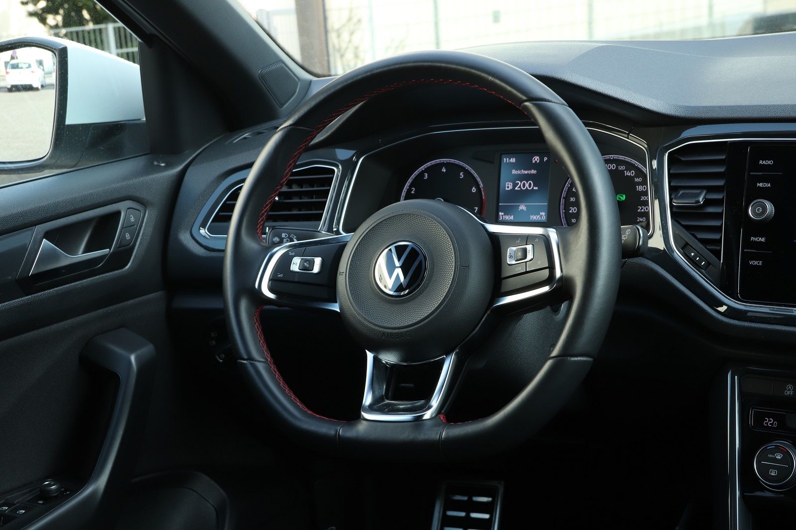 Volkswagen T-Roc 2.0 TSI Sport 4Motion - Samsaru's Car Outlet