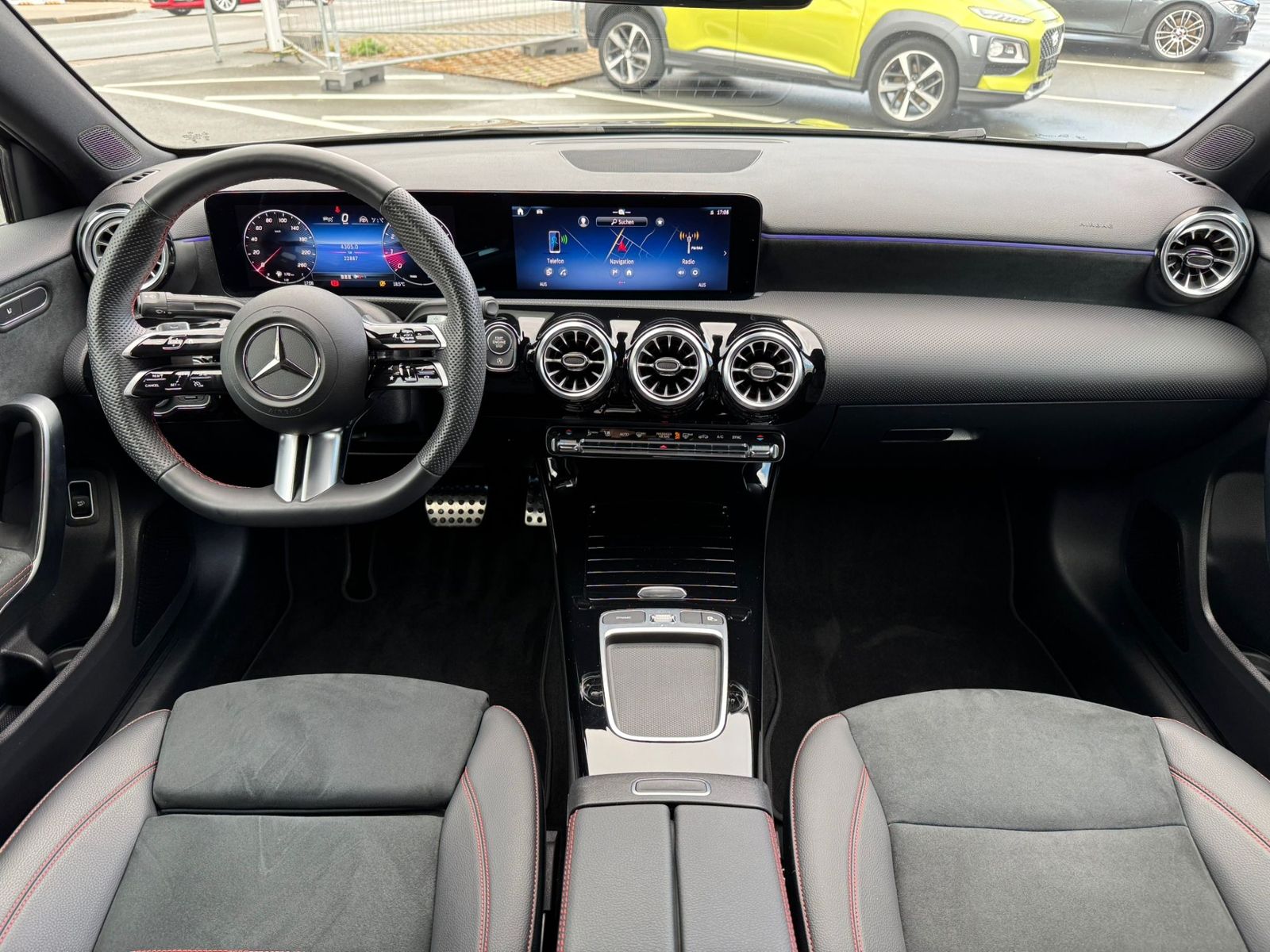 Mercedes-Benz A-Klasse Limousine 250 4Matic AMG-Line - Samsaru's Car Outlet