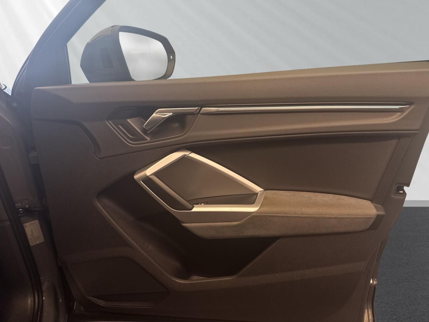 Audi Q3 40 TFSI quattro S tronic - Samsaru's Car Outlet