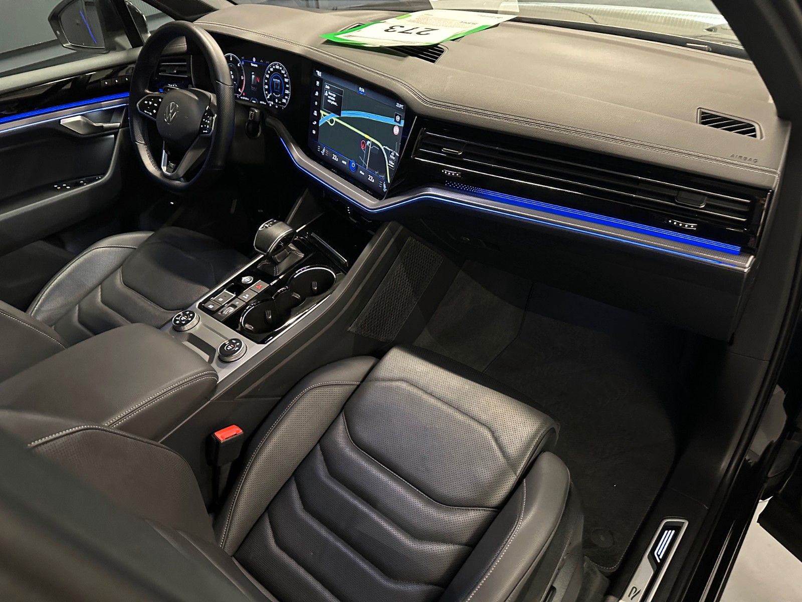 Volkswagen Touareg R-Line - Samsaru's Car Outlet