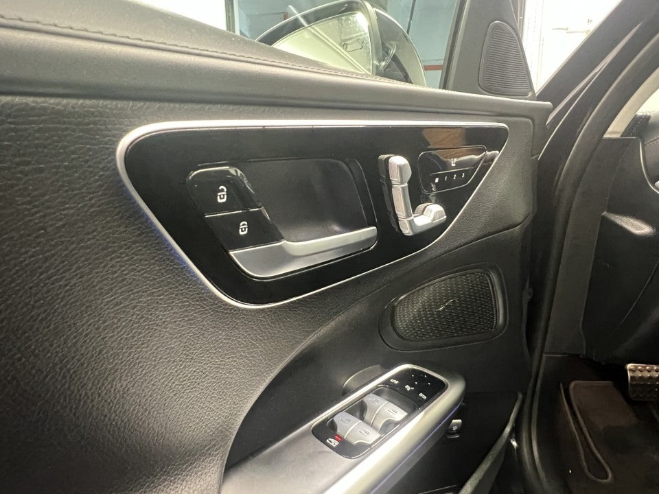 Mercedes-Benz C300 e 9G-TRONIC