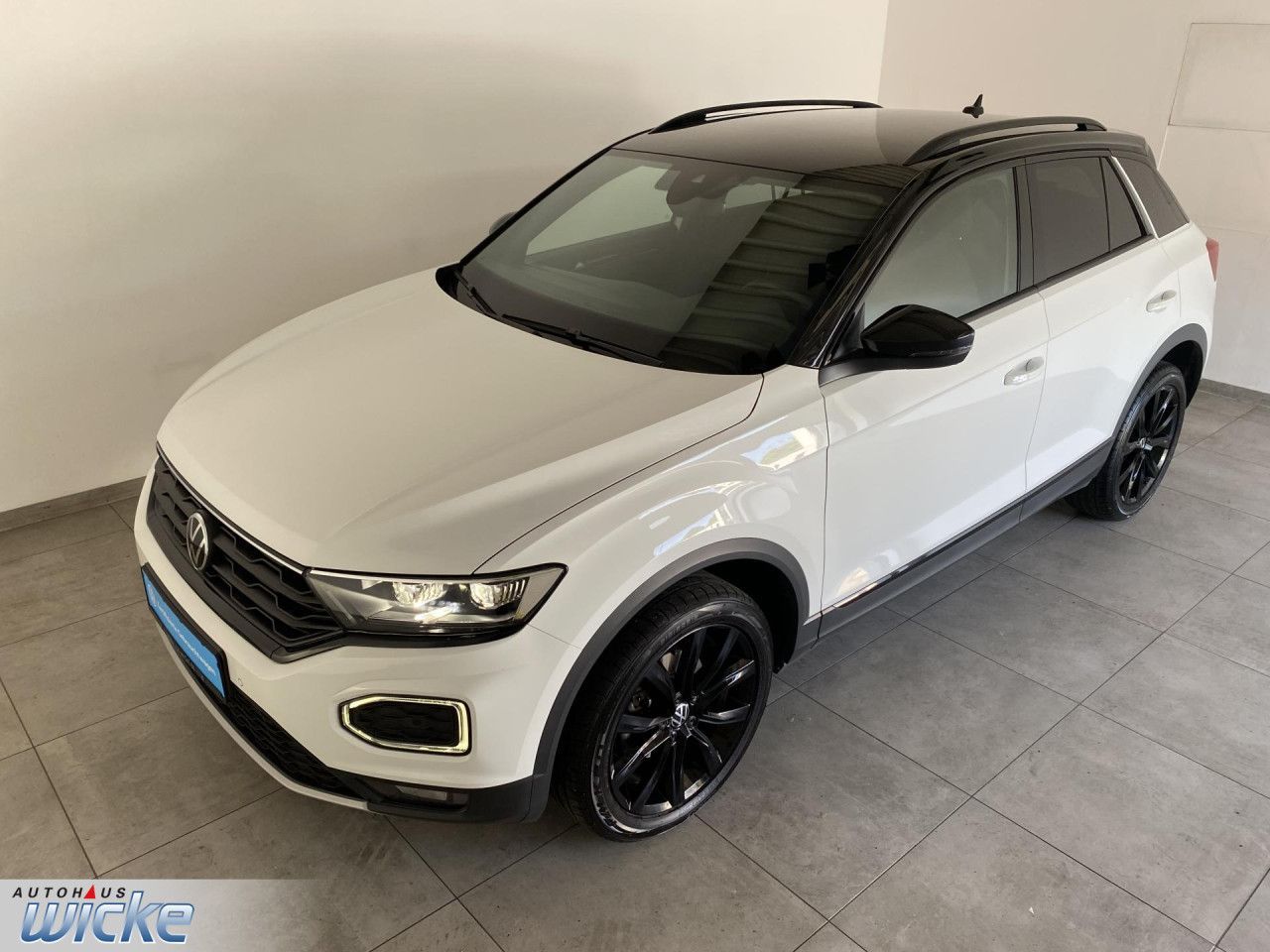 Volkswagen T-Roc 1.5 TSI Style - Samsaru's Car Outlet