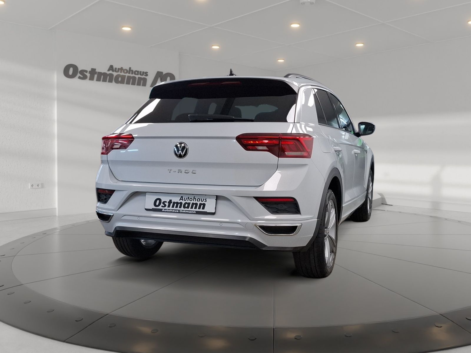 Volkswagen T-Roc 1.5 TSI Sport R-Line - Samsaru's Car Outlet
