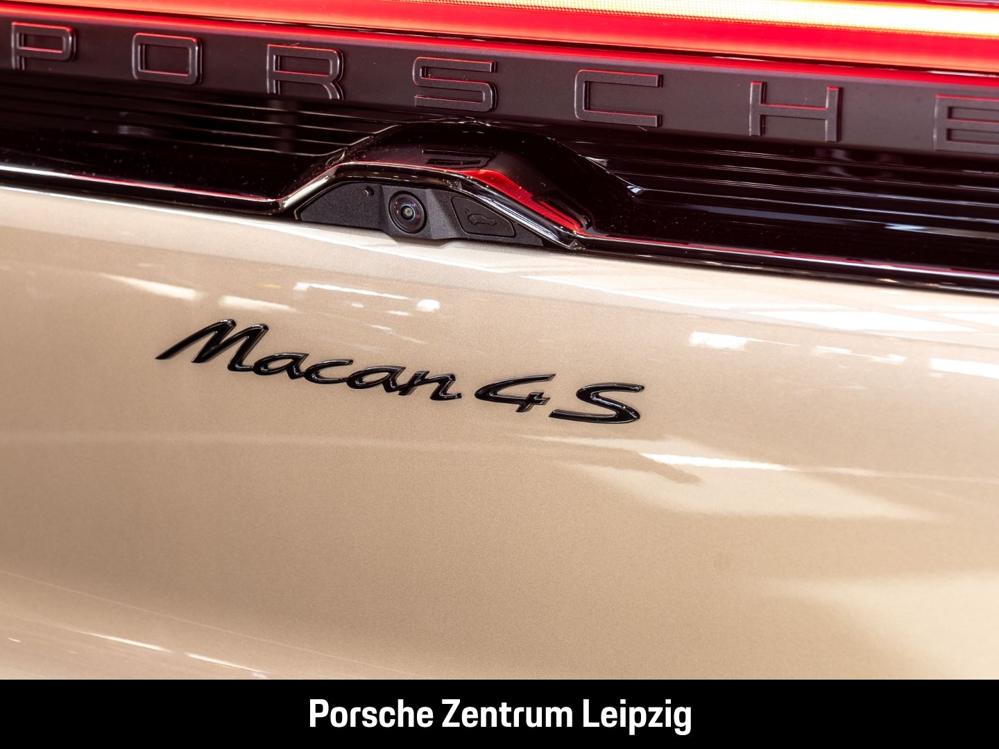 Porsche Macan 4S FnW-Goldbronzemetallic Massage AR-HeadU