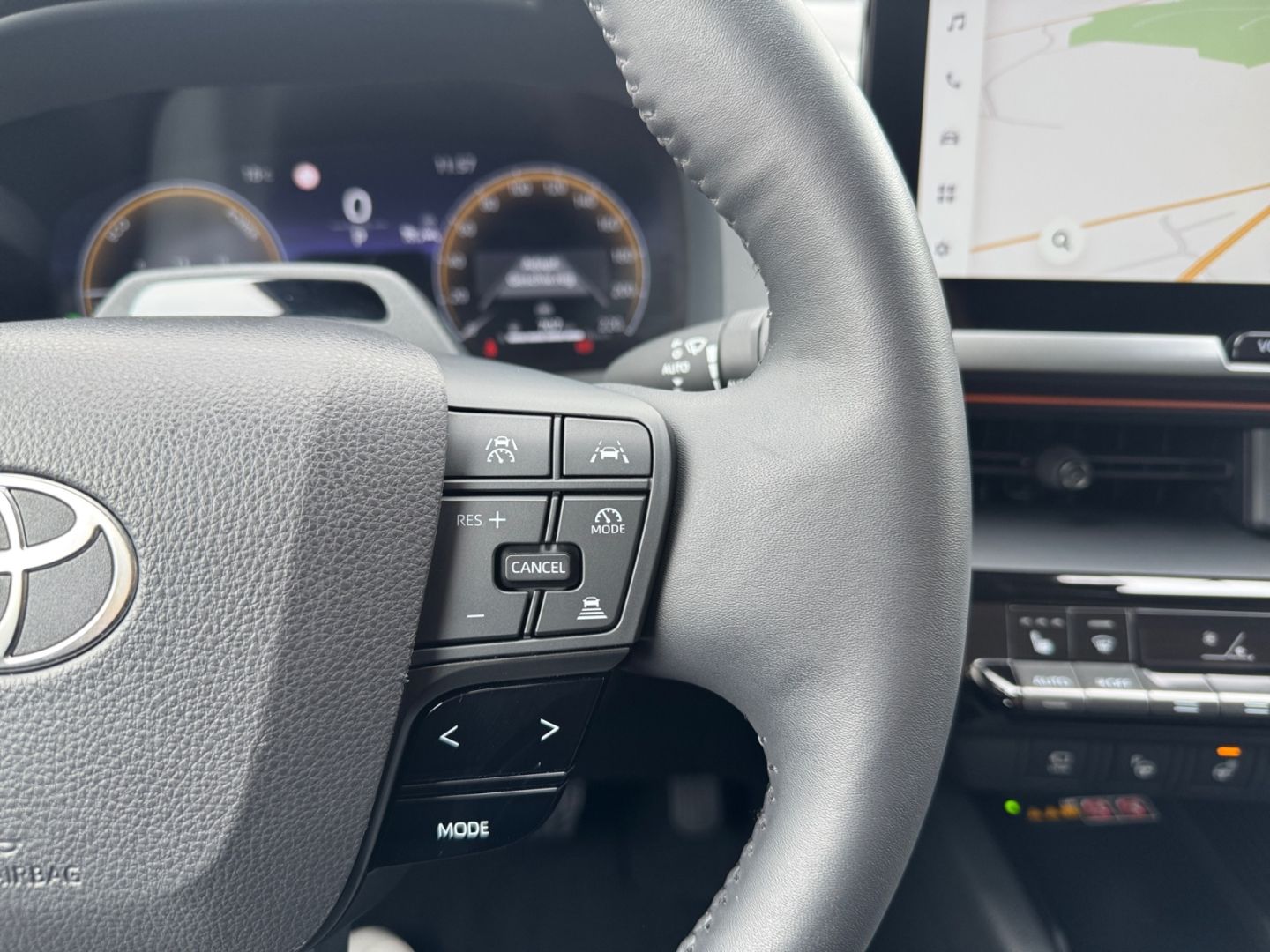 Toyota C-HR 2.0 Hybrid Lounge - Samsaru's Car Outlet
