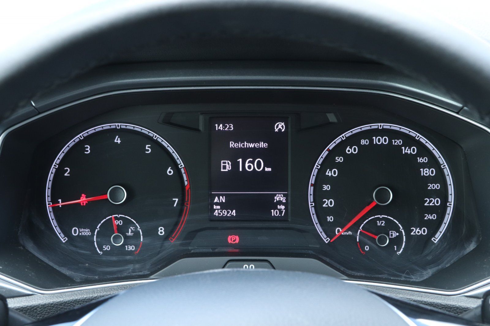 Volkswagen T-Roc 1.0 TSI Active - Samsaru's Car Outlet