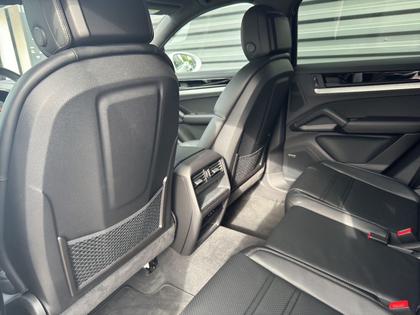 Porsche Cayenne E-Hybrid Coupe | Surround View |