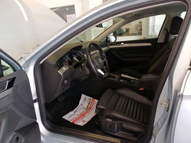 Volkswagen Passat Variant 2.0 TDI Elegance - Samsaru's Car Outlet