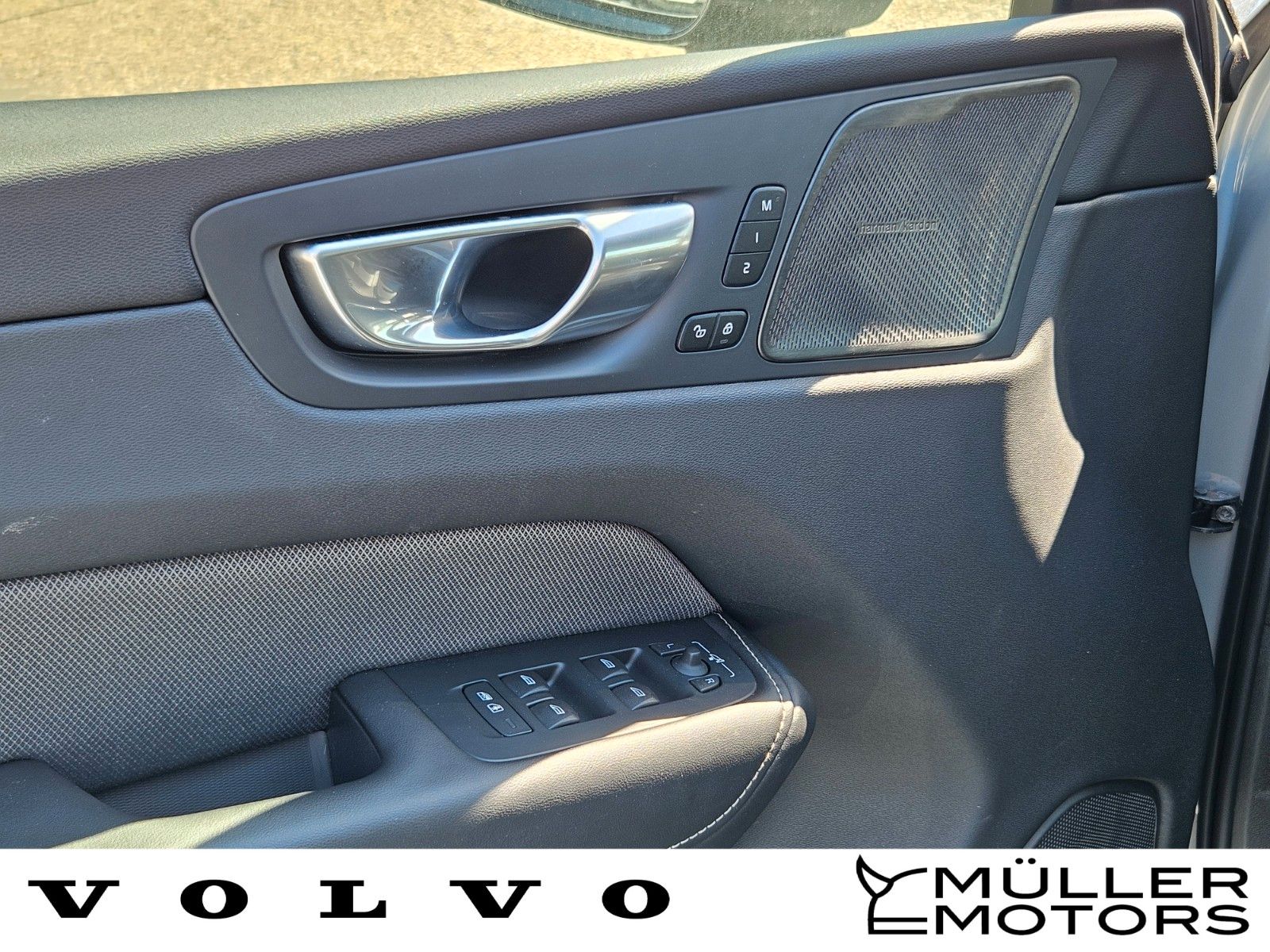 Volvo XC 60 Plus Dark AWD