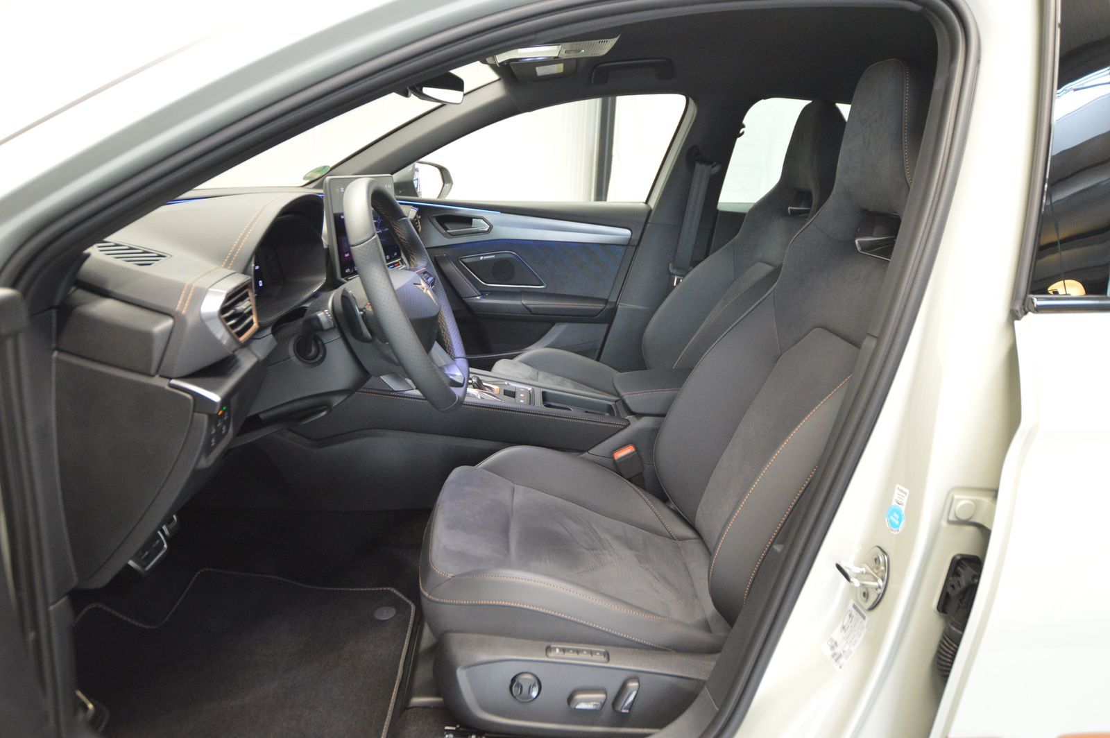 Cupra Leon 1.5 eTSI - Samsaru's Car Outlet