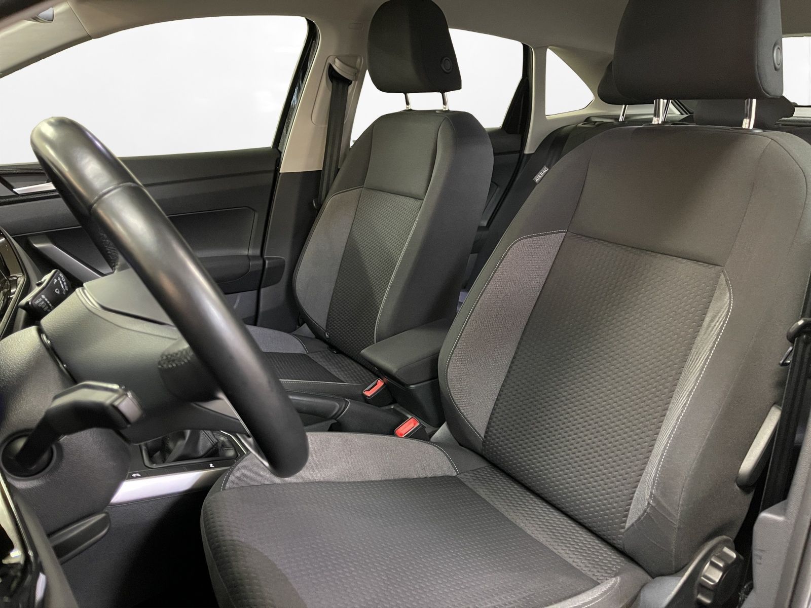 Volkswagen Taigo 1.0 TSI Life - Samsaru's Car Outlet