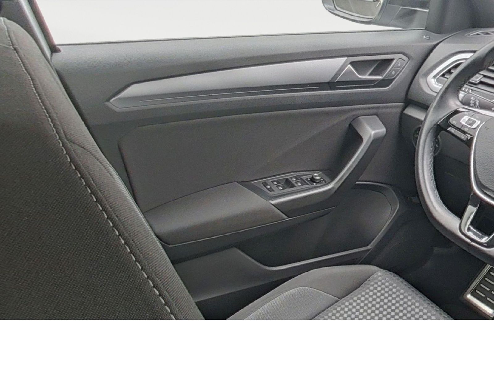 Volkswagen T-Roc 1.5 TSI Active - Samsaru's Car Outlet