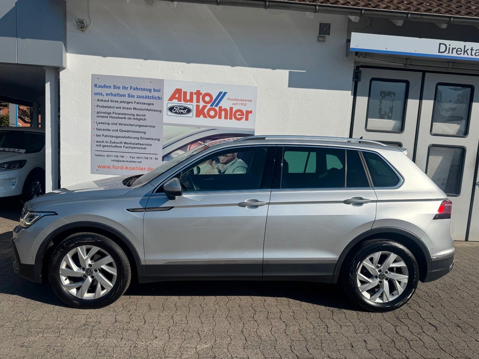 Volkswagen Tiguan Elegance 2.0 TDI Automatik - Samsaru's Car Outlet