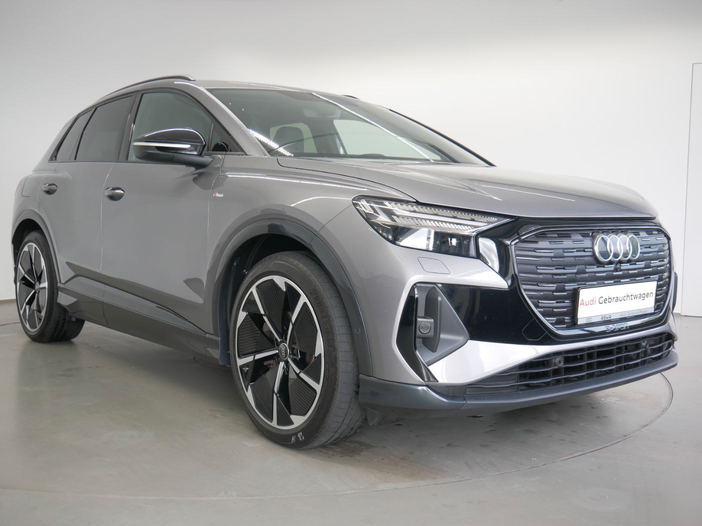 Audi Q4 50 e-tron quattro S line MATRIX AHK PANO ACC